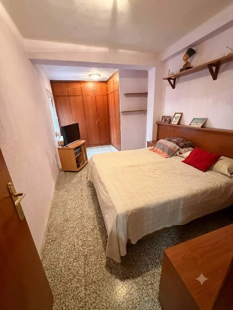 Dormitori de Pis en venda en Huelva amb Aire condicionat, Moblat i Alarma