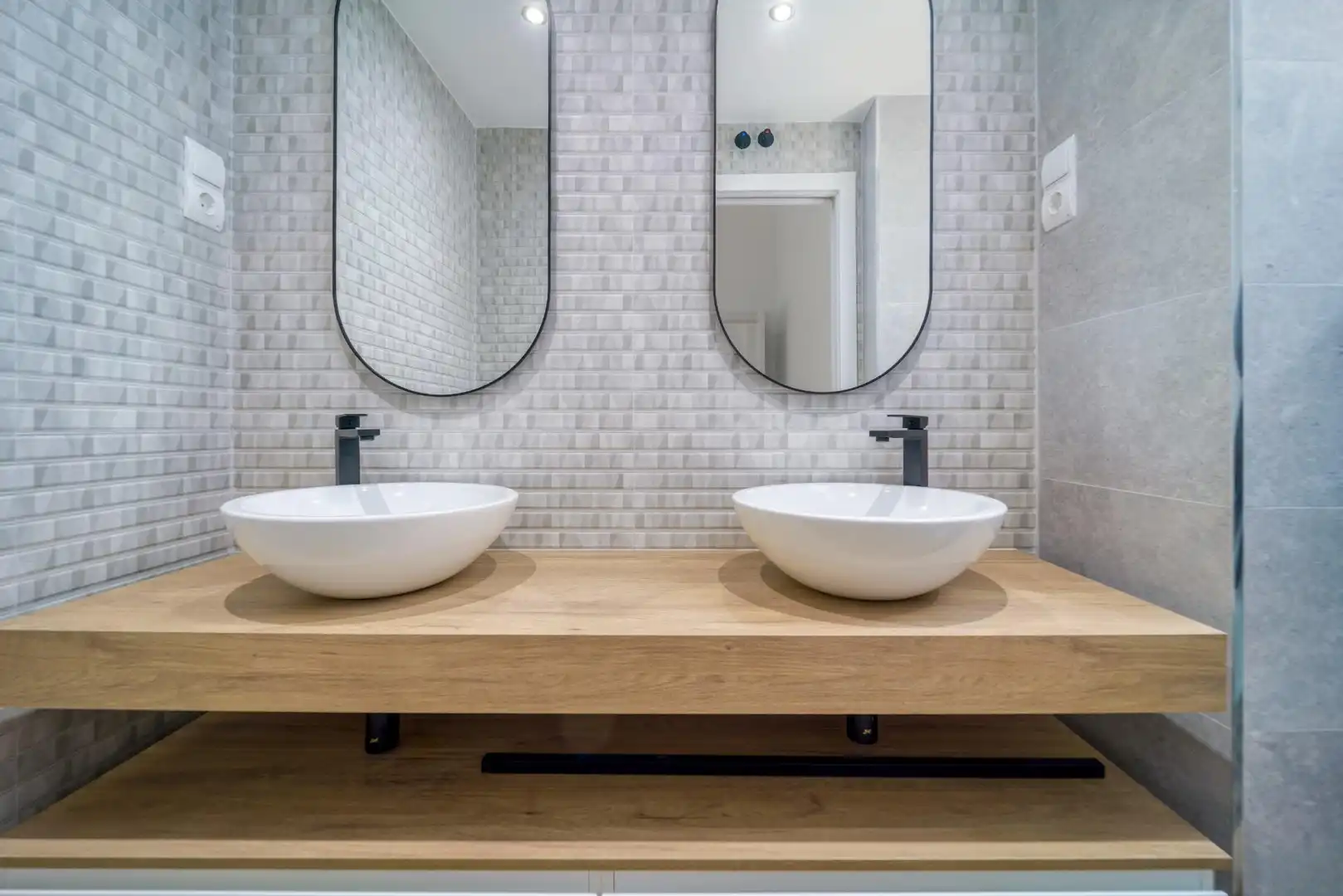 Badezimmer von Erdgeschoss zum Verkauf in Madrid mit Heizung und Terrasse