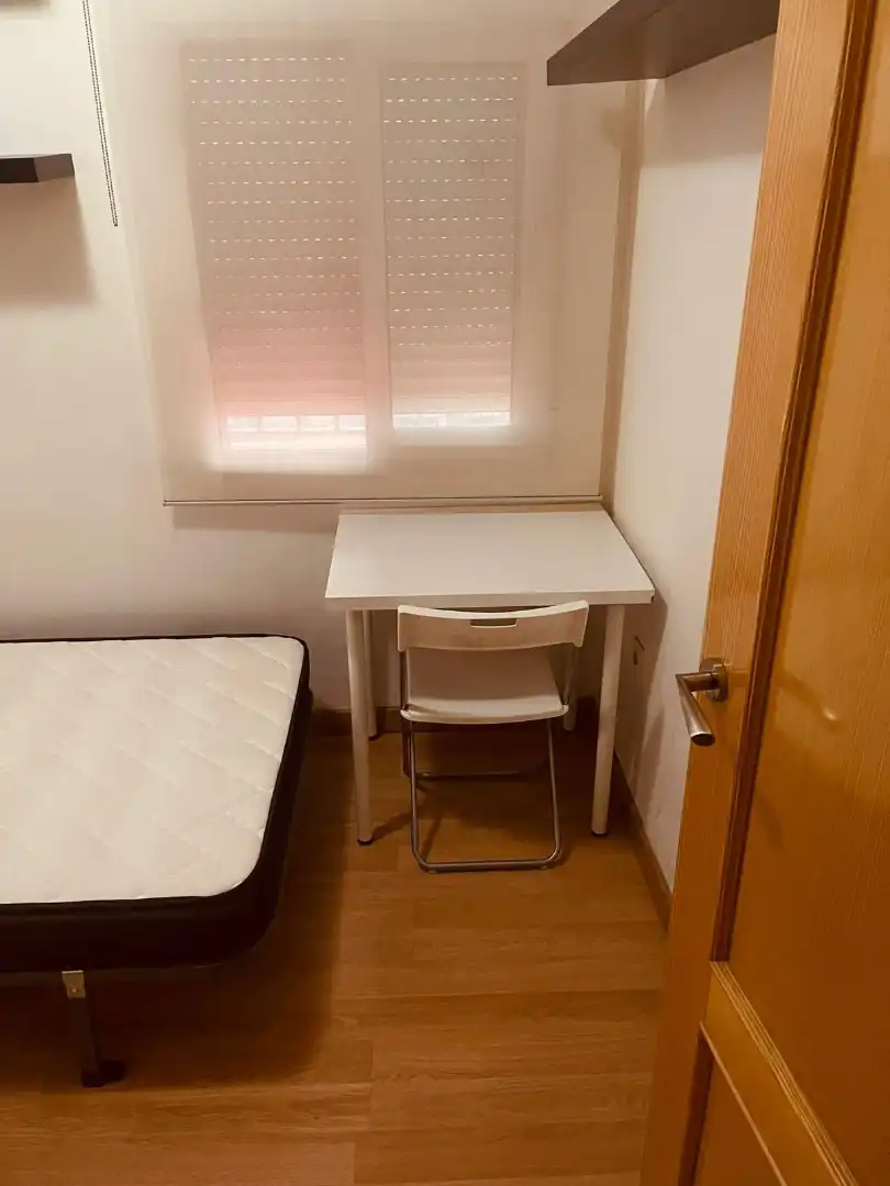 Habitación de Piso de alquiler en Granada con Aire acondicionado, Calefacción y Parquet