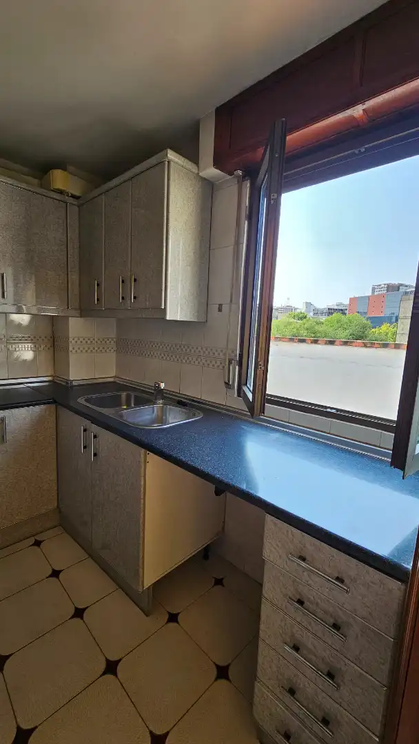 Kitchen of Flat for sale in Zaragoza