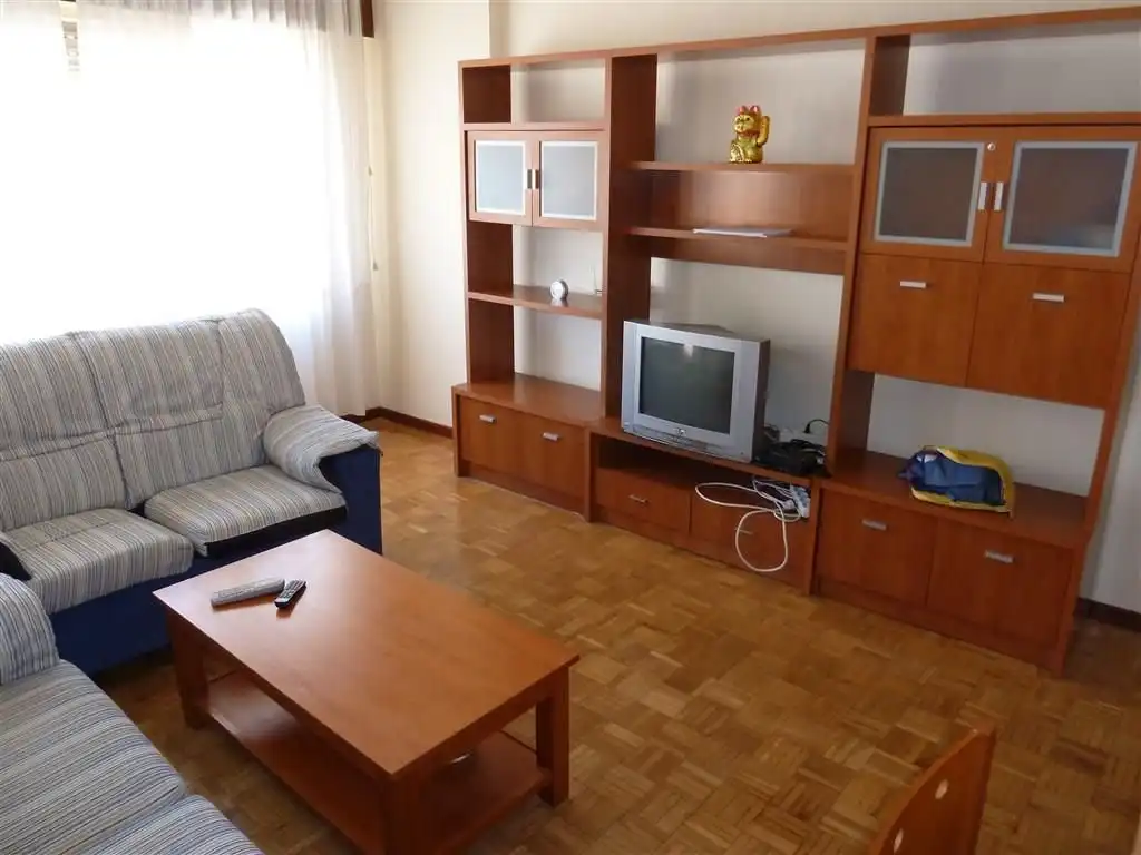 Flat for rent in Calle Río Ega, Azpilañaga