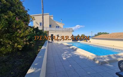 Vista exterior de Casa o xalet en venda en Dénia amb Aire condicionat, Terrassa i Piscina