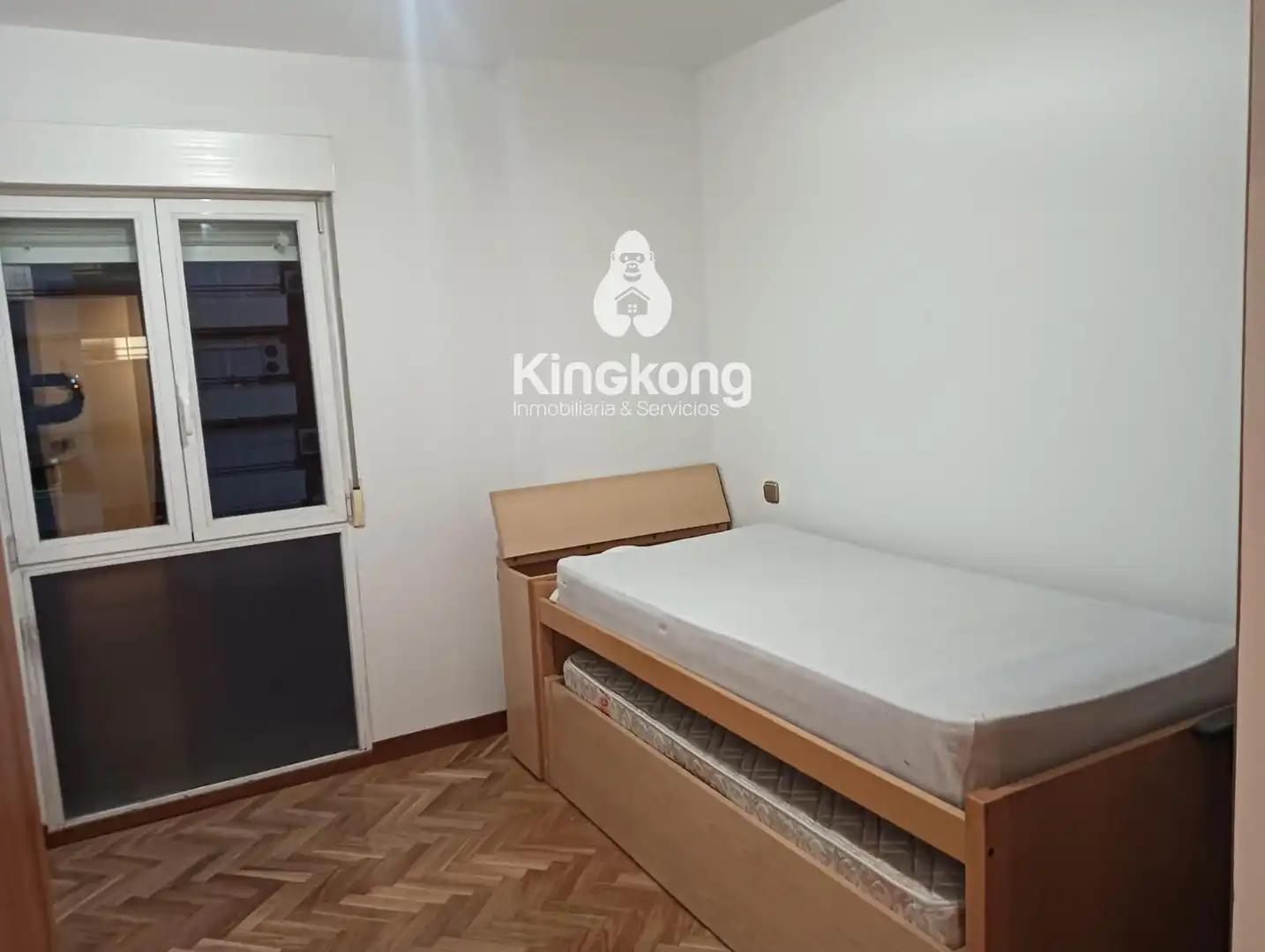 Bedroom of Flat for sale in Madrid  with Air Conditioner, Heating and Swimming Pool