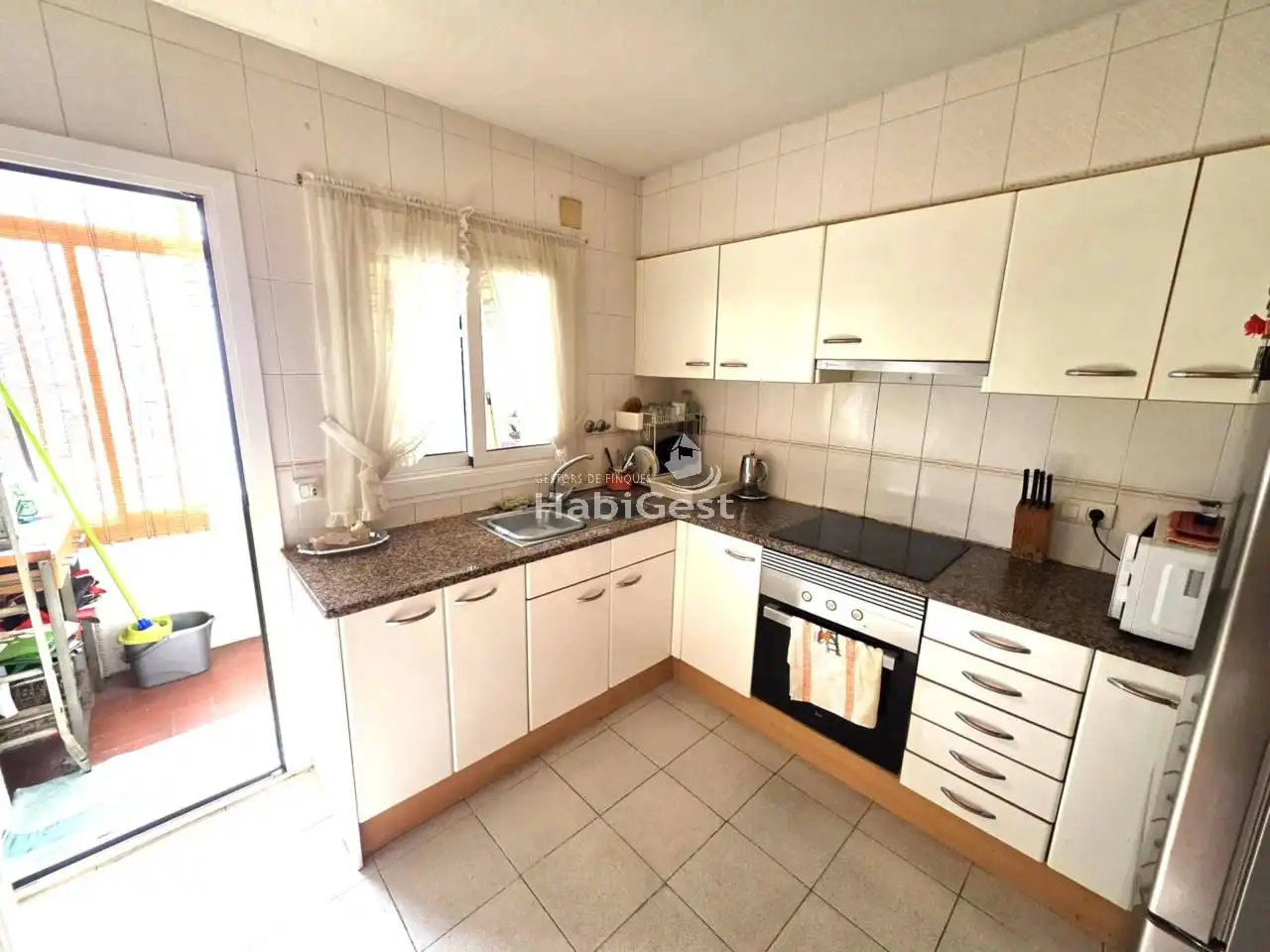 Piso con terraza en venta en Calle Castell de Solterra, imagen 2