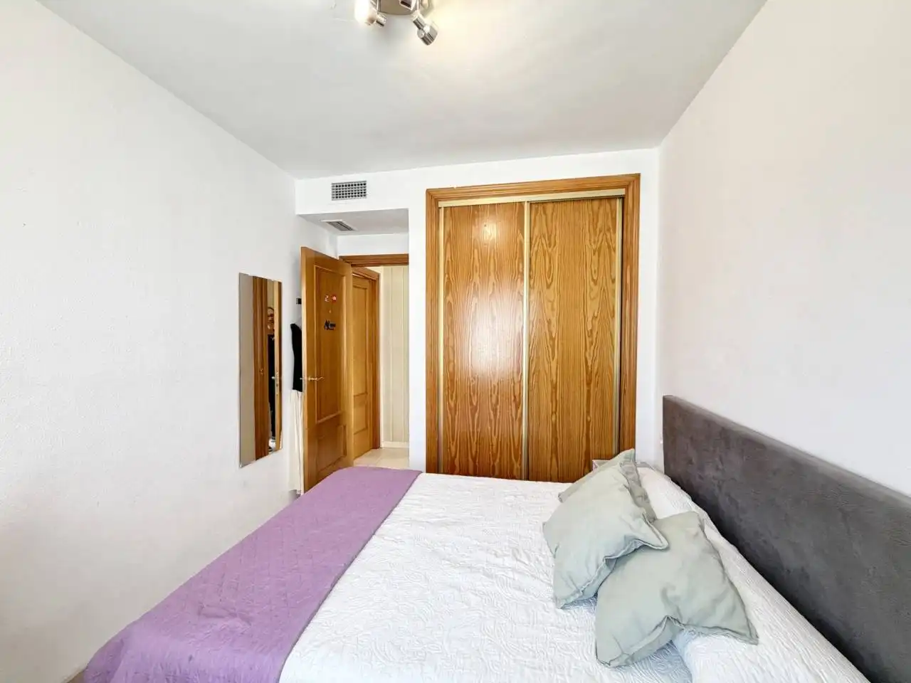 Habitación de Casa adosada en venta en Rincón de la Victoria con Aire acondicionado, Calefacción y Terraza