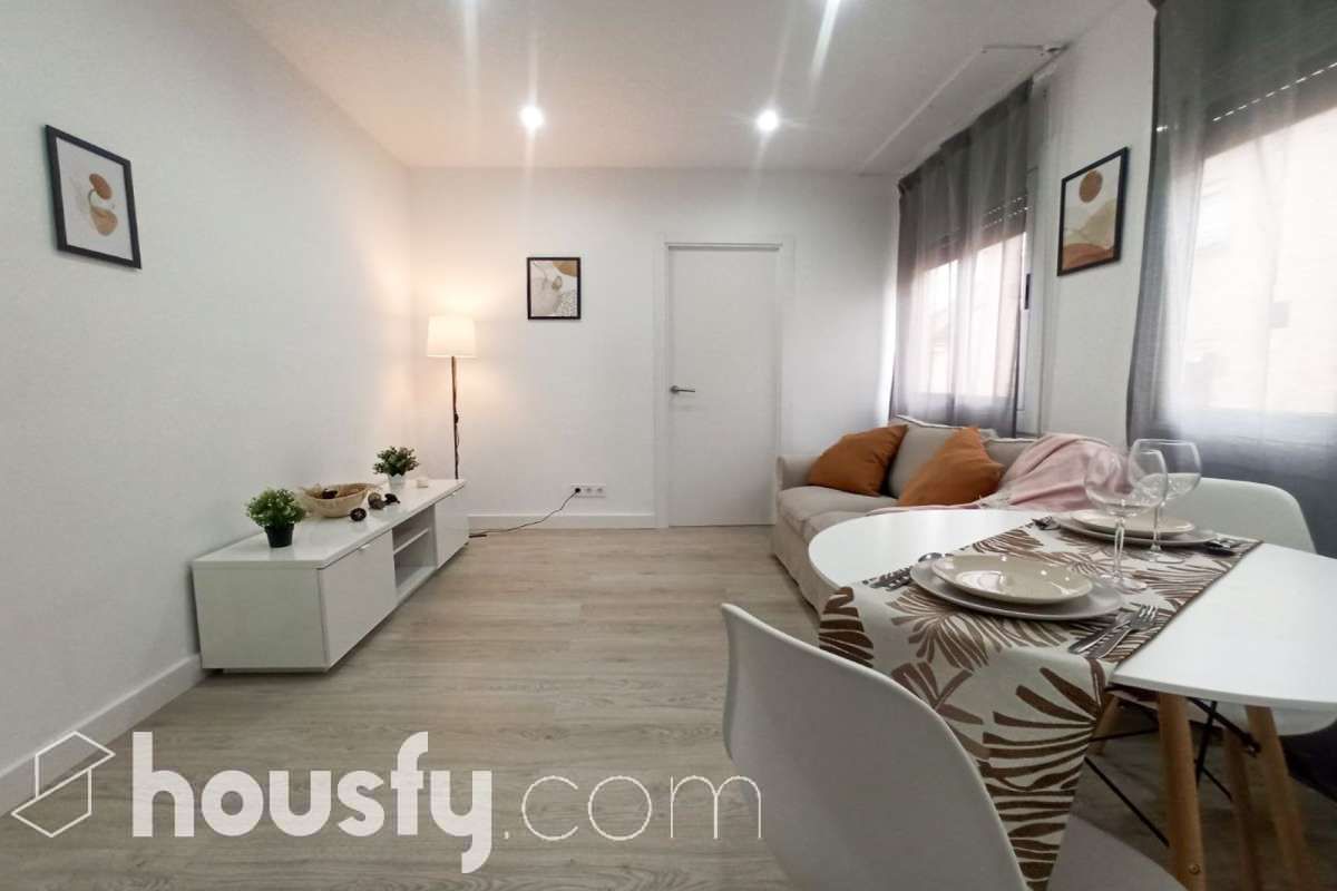 Living room of Flat for sale in Sabadell  with Furnished