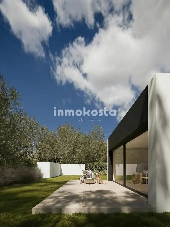 Vista exterior de Casa o xalet en venda en L'Alfàs del Pi amb Aire condicionat, Jardí privat i Terrassa