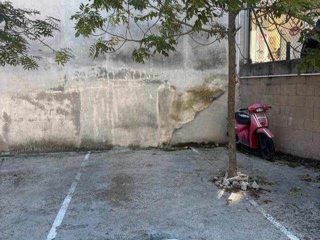 Garaje en Alquiler en Carrer de Joan Bautista Torroella i Bastons, 1 en Eixample Sud – Migdia