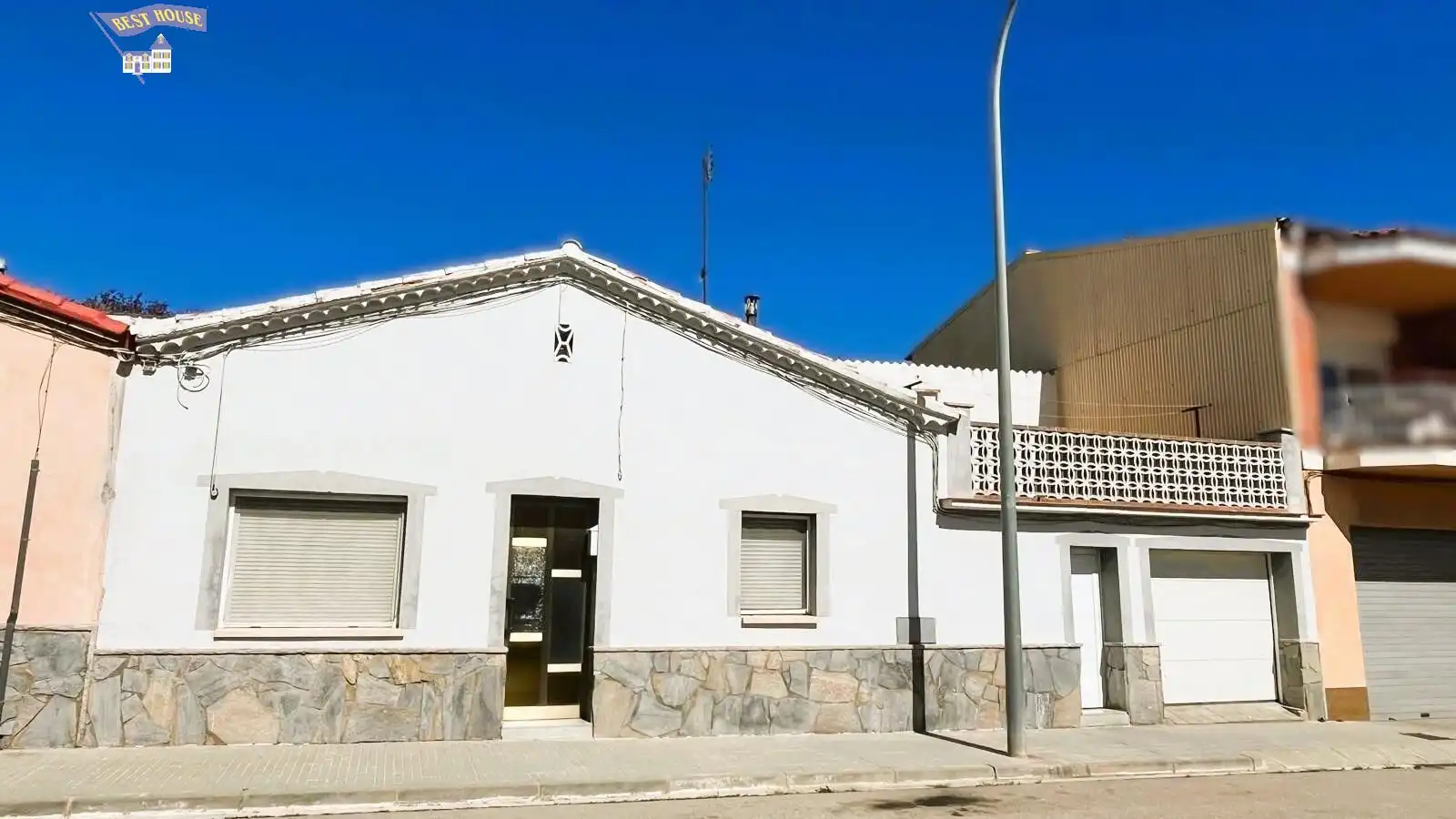 Vista exterior de Casa o chalet en venta en Sallent con Calefacción, Terraza y Trastero