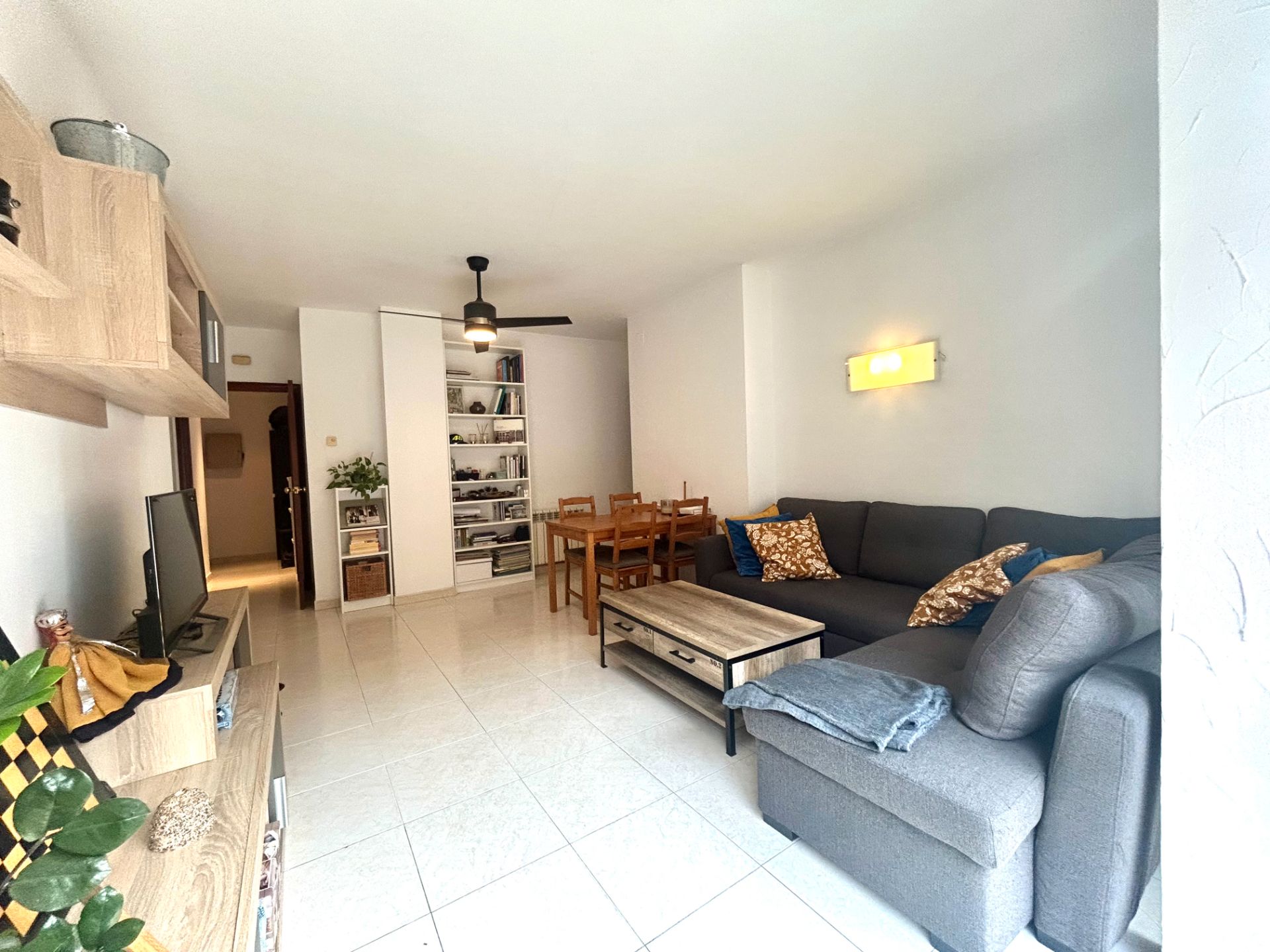 Living room of Flat for sale in Sabadell  with Heating, Parquet flooring and Storage room