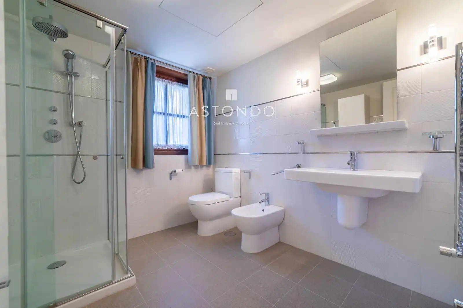 Baño de Casa o chalet en venta en Madrid con Aire acondicionado, Calefacción y Terraza