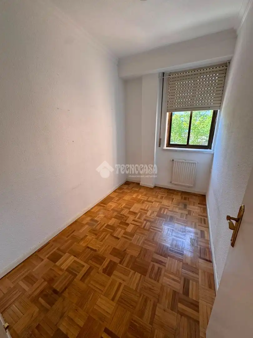 Dormitori de Pis en venda en Madrid amb Calefacció i Parquet