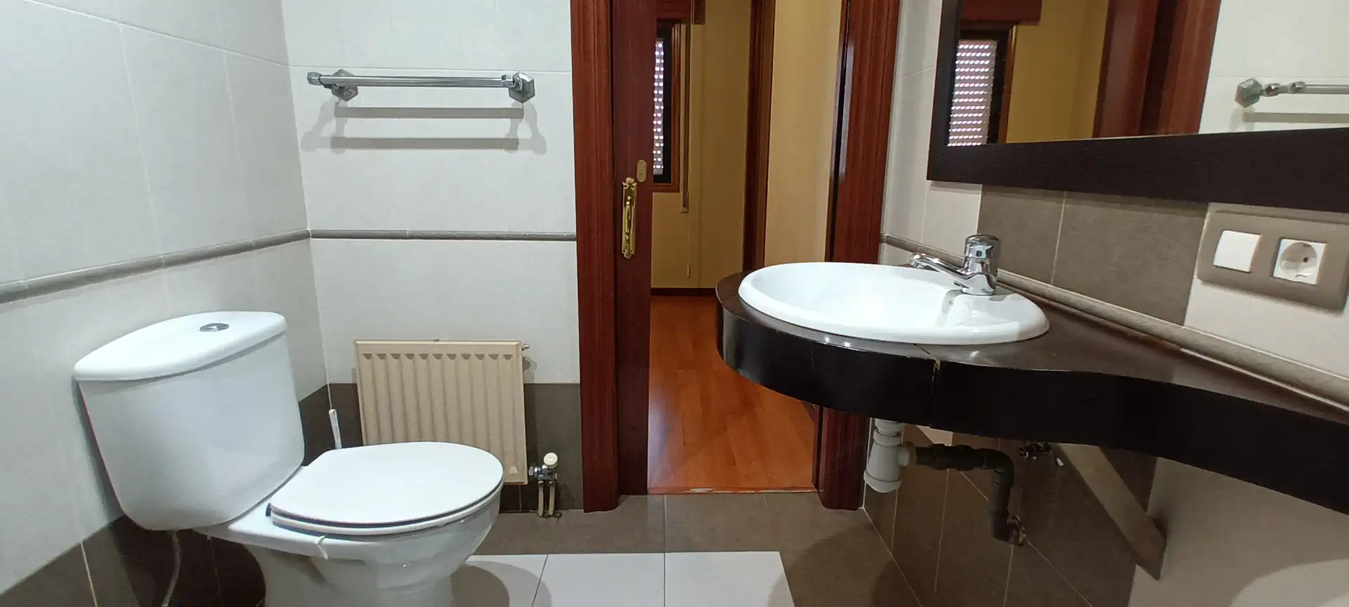 Bathroom of Flat for sale in Vigo   with Storage room and Balcony
