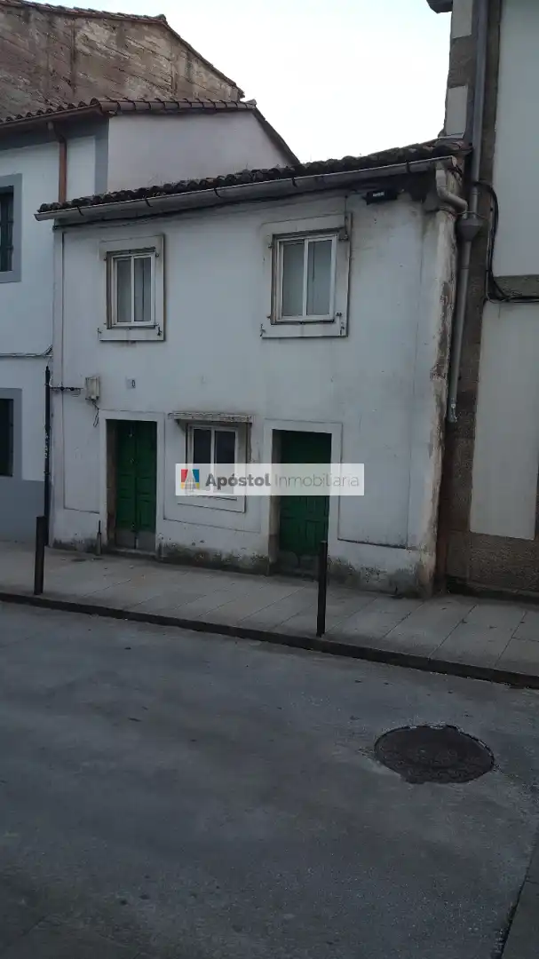 Vista exterior de Casa adosada en venta en Santiago de Compostela 