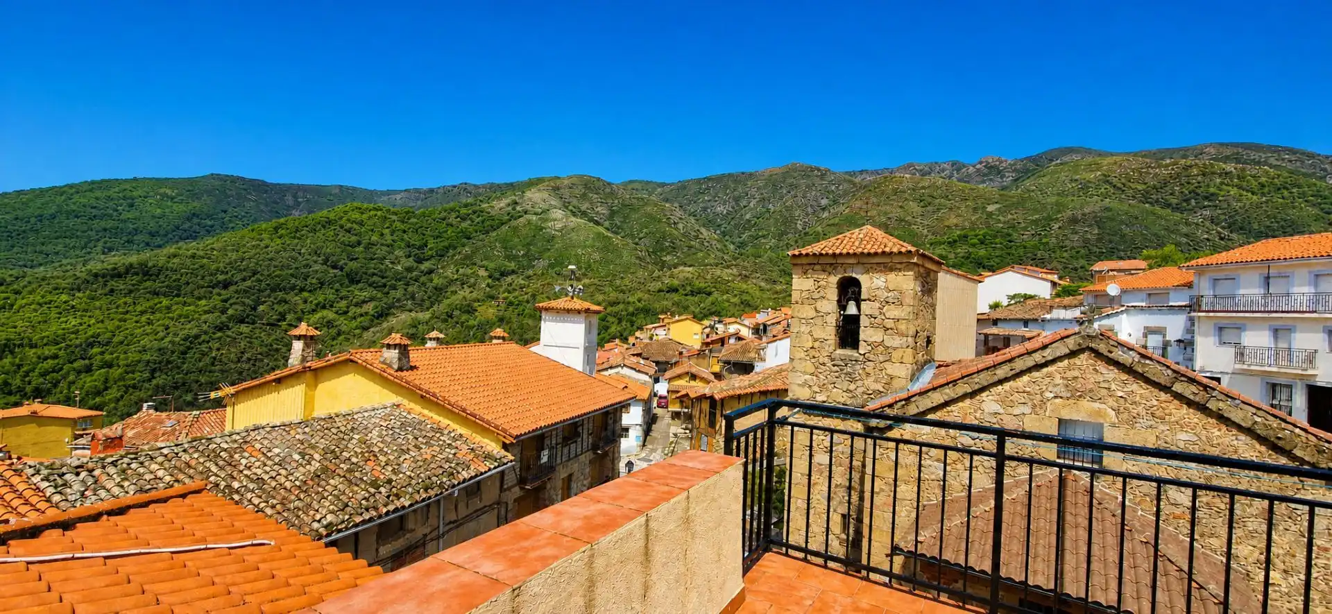 Exterior view of Houses for sale in Guijo de Santa Bárbara  with Terrace and Furnished