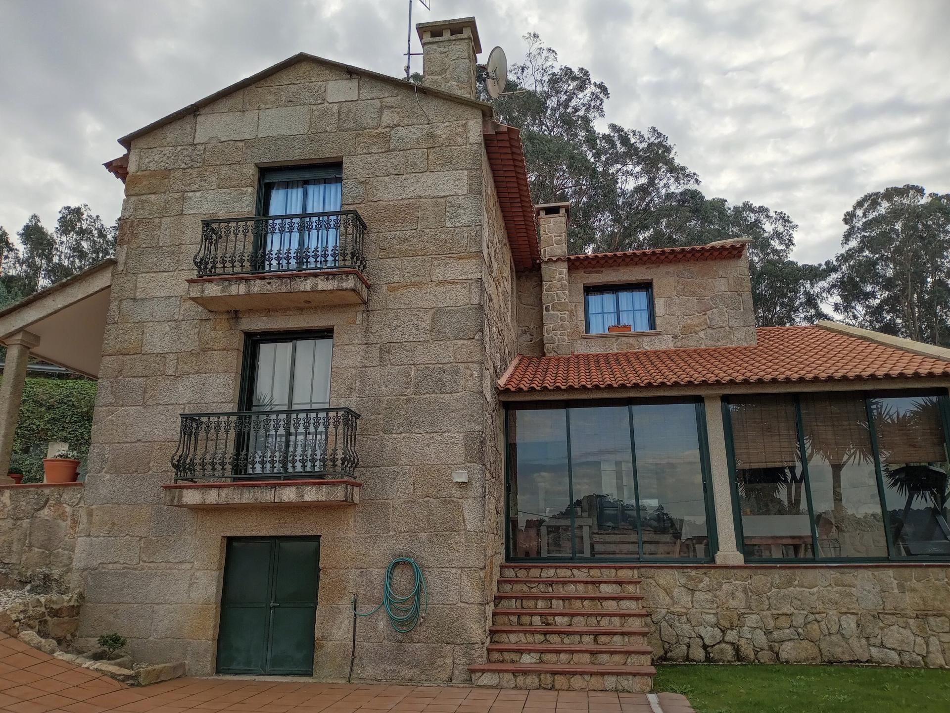 Exterior view of House or chalet for sale in Bueu  with Heating, Terrace and Swimming Pool