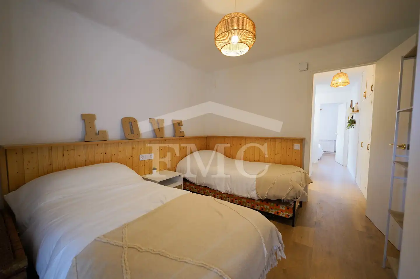 Bedroom of Flat for rent in Alp  with Heating, Parquet flooring and Storage room