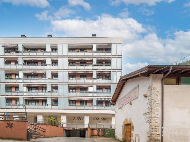 Local comercial en Venta en Izelaitea, 13 en Ermua