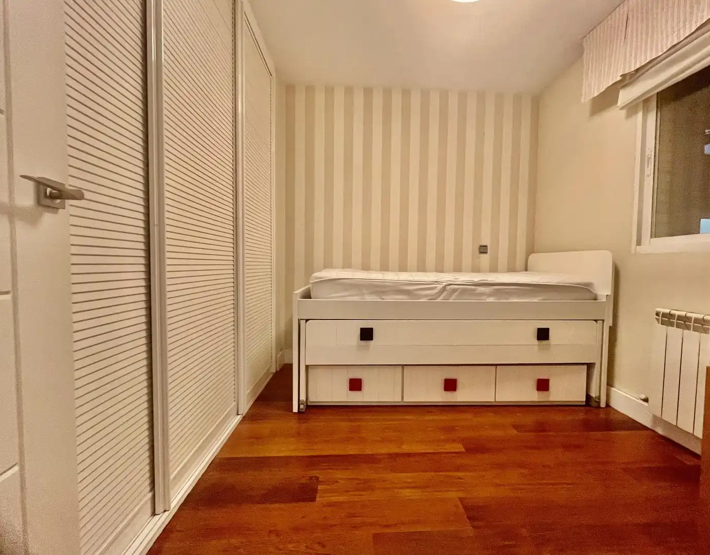Bedroom of Flat for sale in Madrid  with Air Conditioner, Heating and Private garden