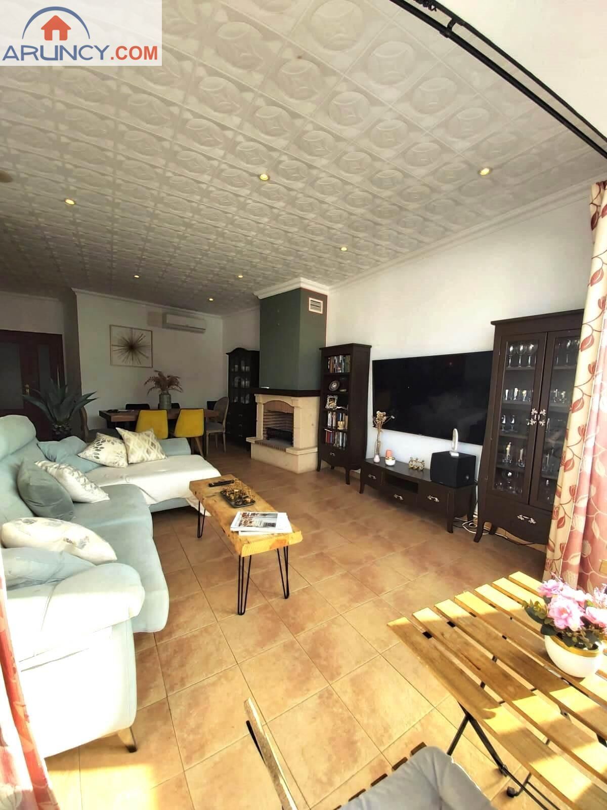 Sala d'estar de Pis en venda en Utrera amb Aire condicionat, Traster i Balcó