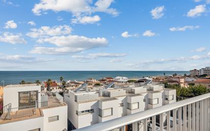Vista exterior de Casa o xalet en venda en Guardamar del Segura amb Aire condicionat i Terrassa