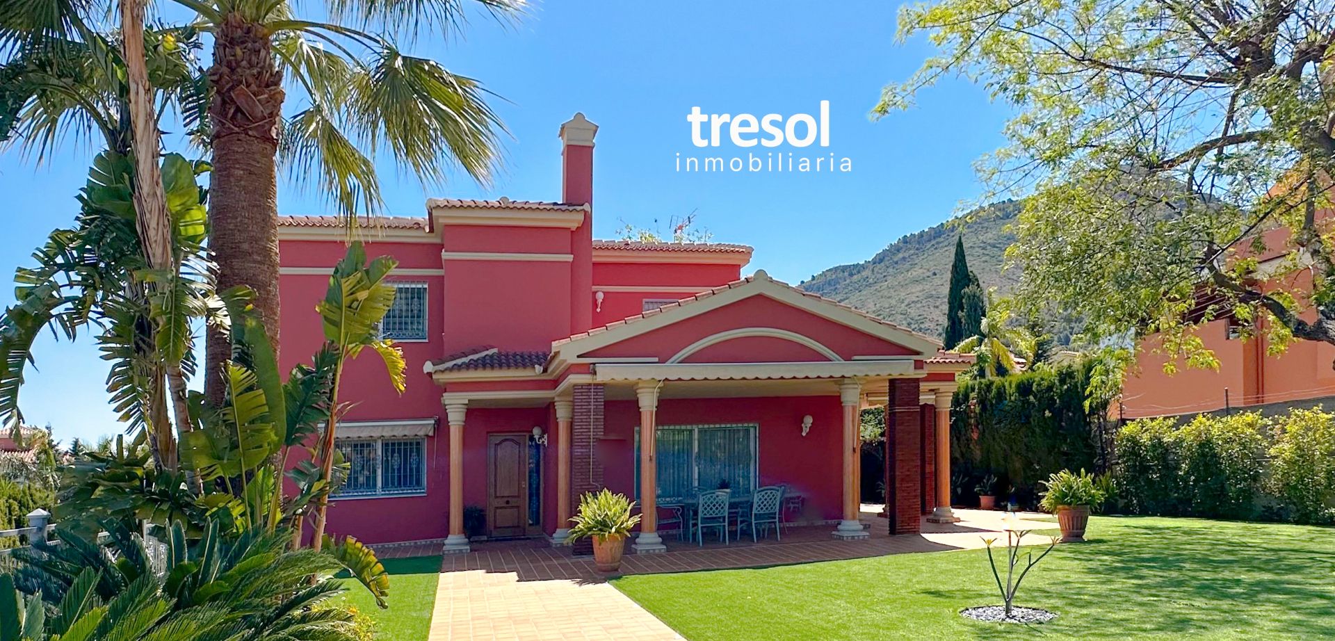 Vista exterior de Casa o xalet en venda en Alhaurín de la Torre amb Aire condicionat, Calefacció i Jardí privat