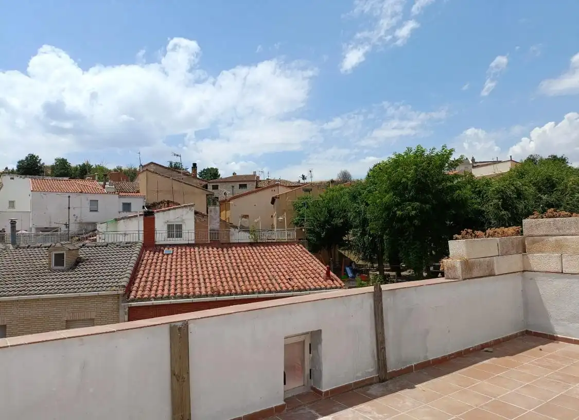 Casa adosada en venta en Atanzón