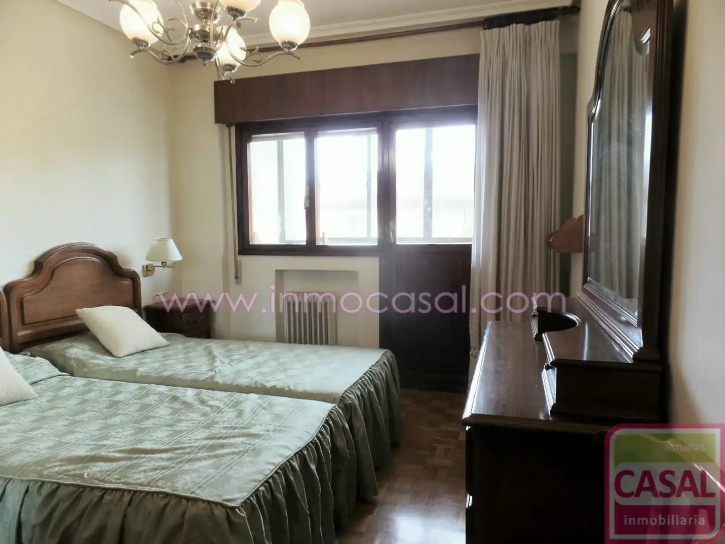 Schlafzimmer von Wohnung zur Miete in Oviedo  mit Heizung, Terrasse und Möbliert