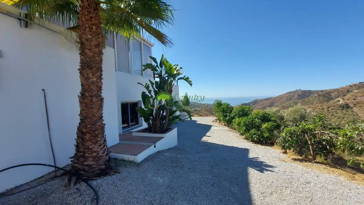 Vista exterior de Finca rústica en venta en Cómpeta con Aire acondicionado, Terraza y Trastero