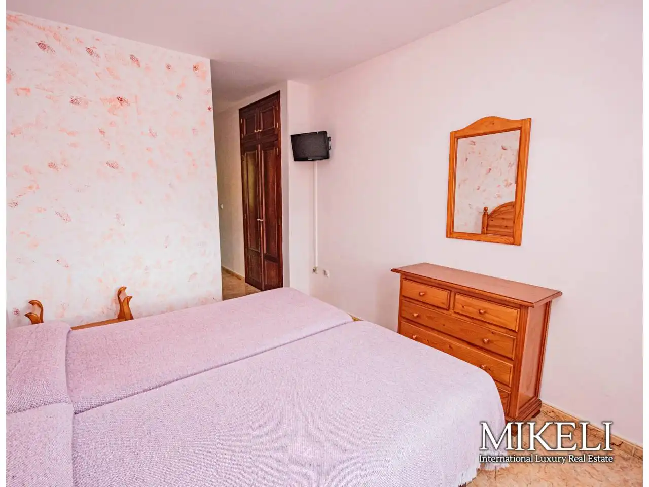 Commercial properties for sale in Paseo MUELLE, Comillas (Cantabria)
