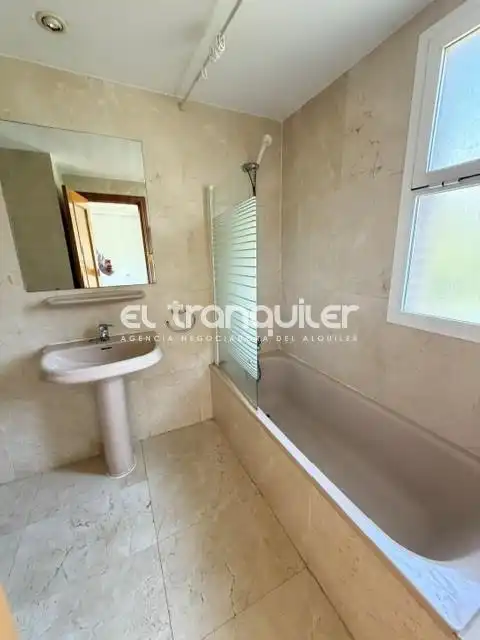 Bany de Dúplex de lloguer en San Sebastián de los Reyes amb Parquet