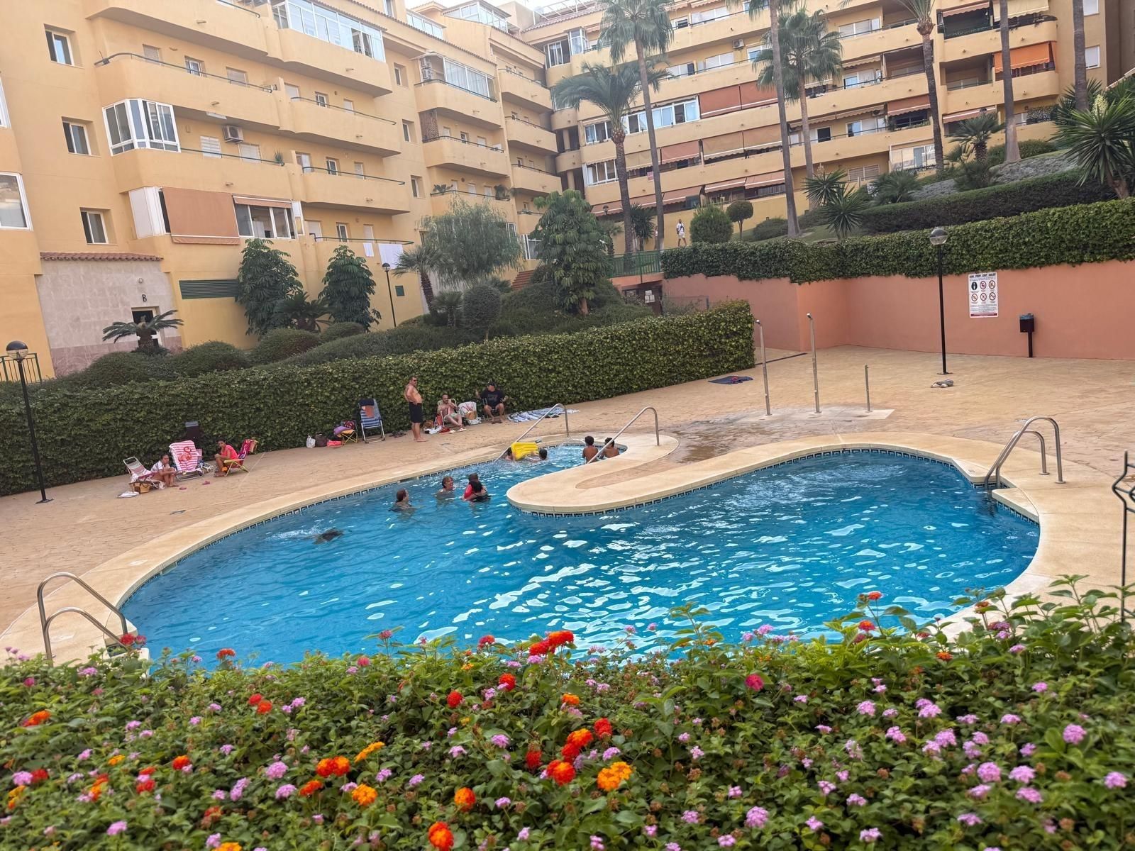 Swimming pool of Apartment for sale in Fuengirola  with Air Conditioner, Terrace and Community pool