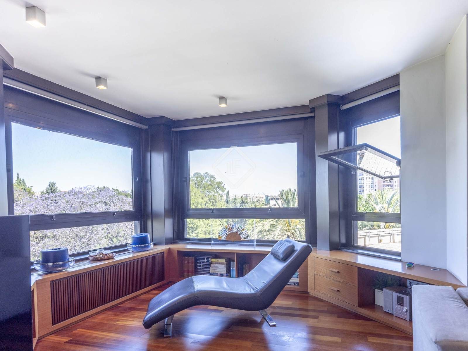 Bedroom of Flat for sale in  Valencia Capital  with Air Conditioner, Heating and Parquet flooring