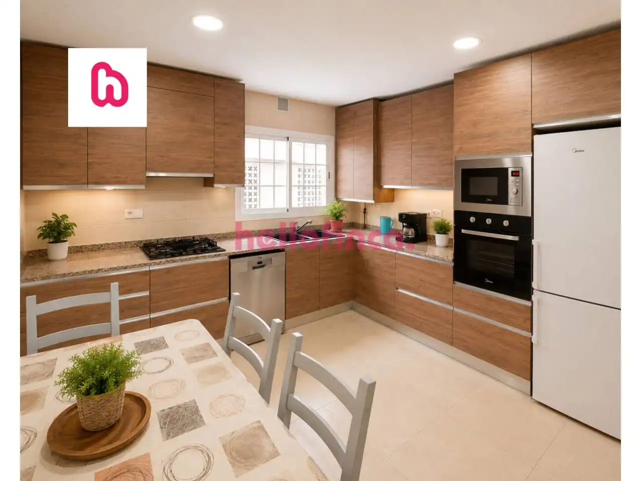 Cocina de Casa adosada en venta en Santa Perpètua de Mogoda con Aire acondicionado, Calefacción y Terraza
