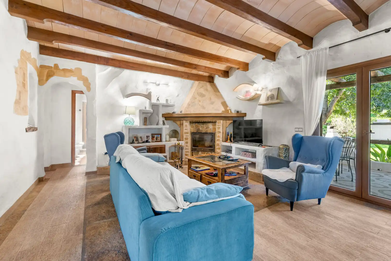 Wohnzimmer von Country house zum Verkauf in Calvià mit Klimaanlage, Heizung und Terrasse
