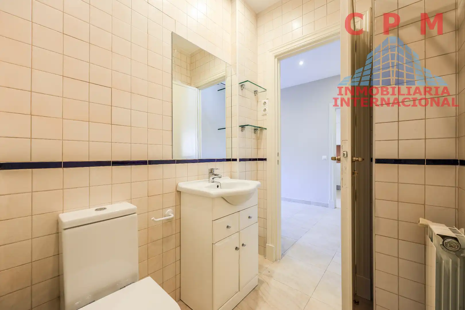 Bathroom of Flat for rent in Madrid  with Air Conditioner, Heating and Parquet flooring