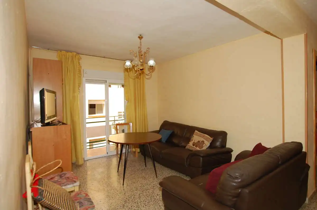 Sala de estar de Piso para compartir en Granada con Amueblado