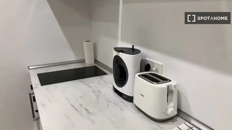 Room in Universidad - Tenerías