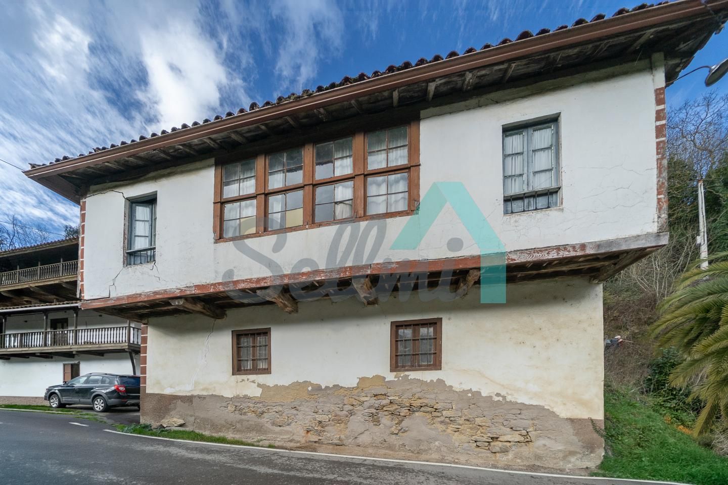 Vista exterior de Casa o xalet en venda en Salas amb Jardí privat, Parquet i Terrassa