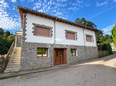 Casa con giardino in vendita a Calle naves 1