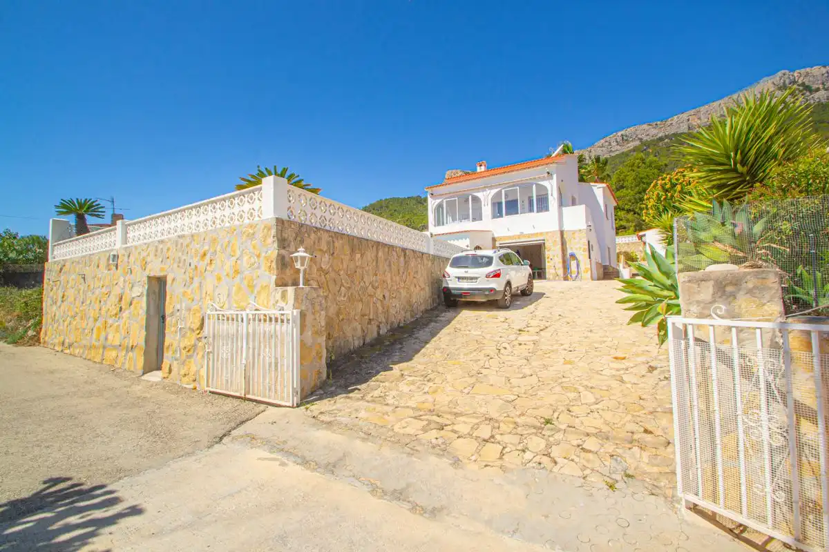 Exterior view of Houses for sale in Calpe / Calp  with Air Conditioner, Heating and Private garden