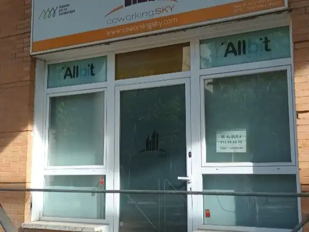 Office space to rent in Plaza de la Constitución 3