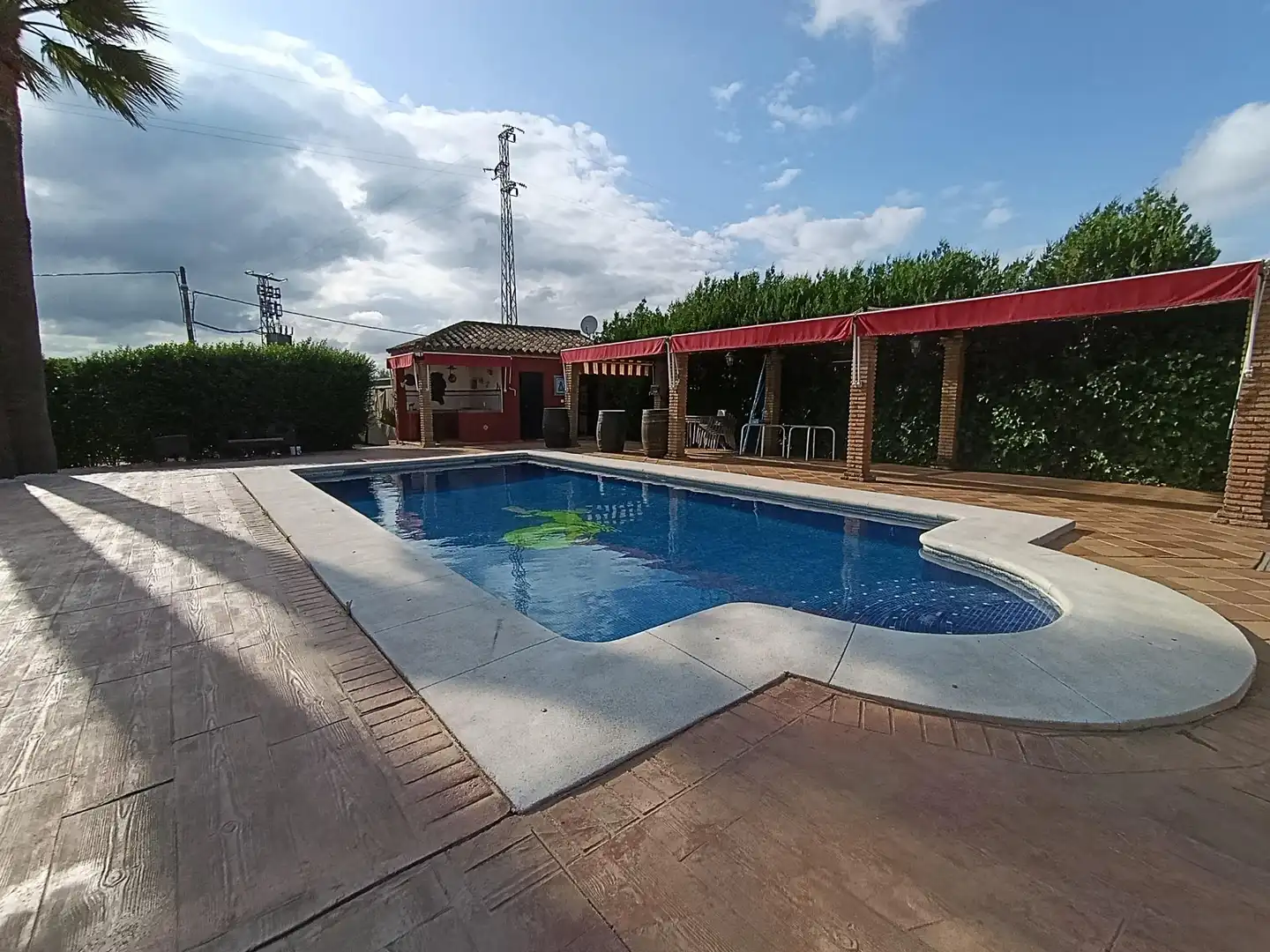 Swimming pool of Houses for sale in La Carlota  with Air Conditioner, Heating and Private garden