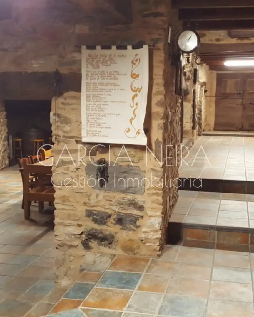 Finca rústica en venta en Baralla con Jardín privado, Parquet y Amueblado