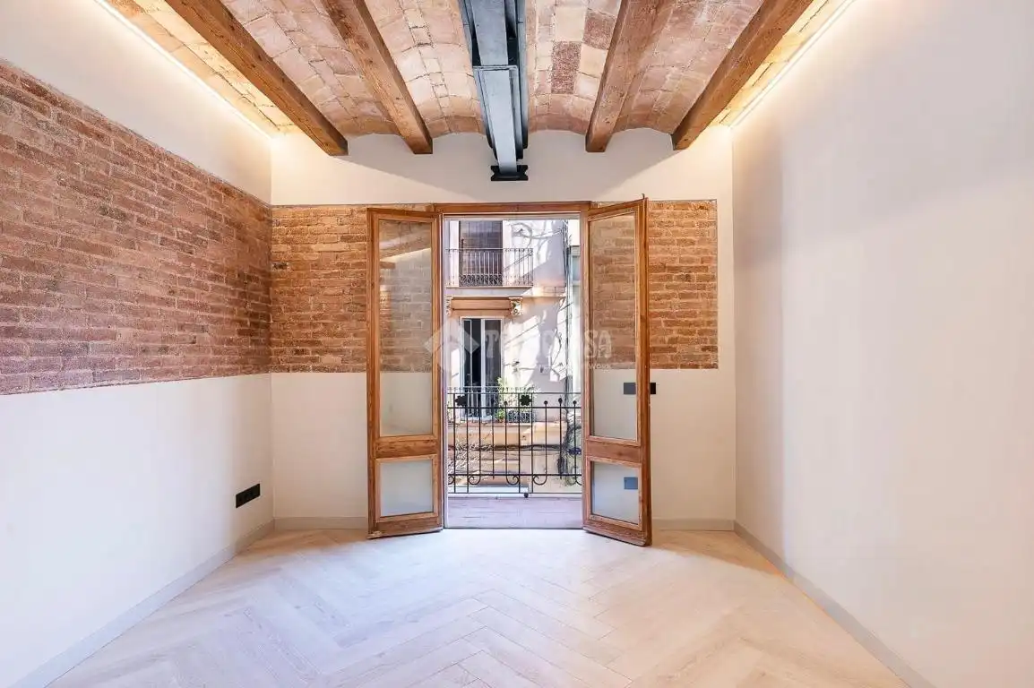 Flat with terrace for sale in Sants - Montjuïc, imagen 2
