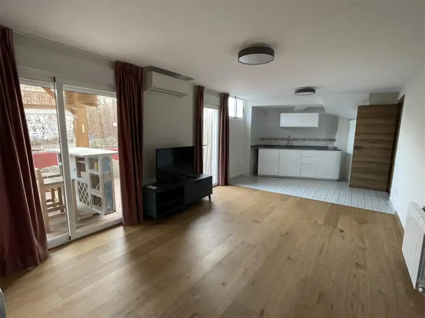 Sala d'estar de Casa adosada en venda en Altea amb Aire condicionat, Jardí privat i Parquet