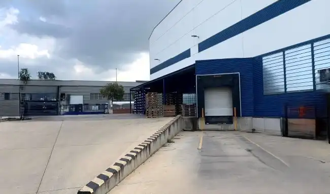 Nave industrielle avec ascenseur à louer à Palou, imagen 3