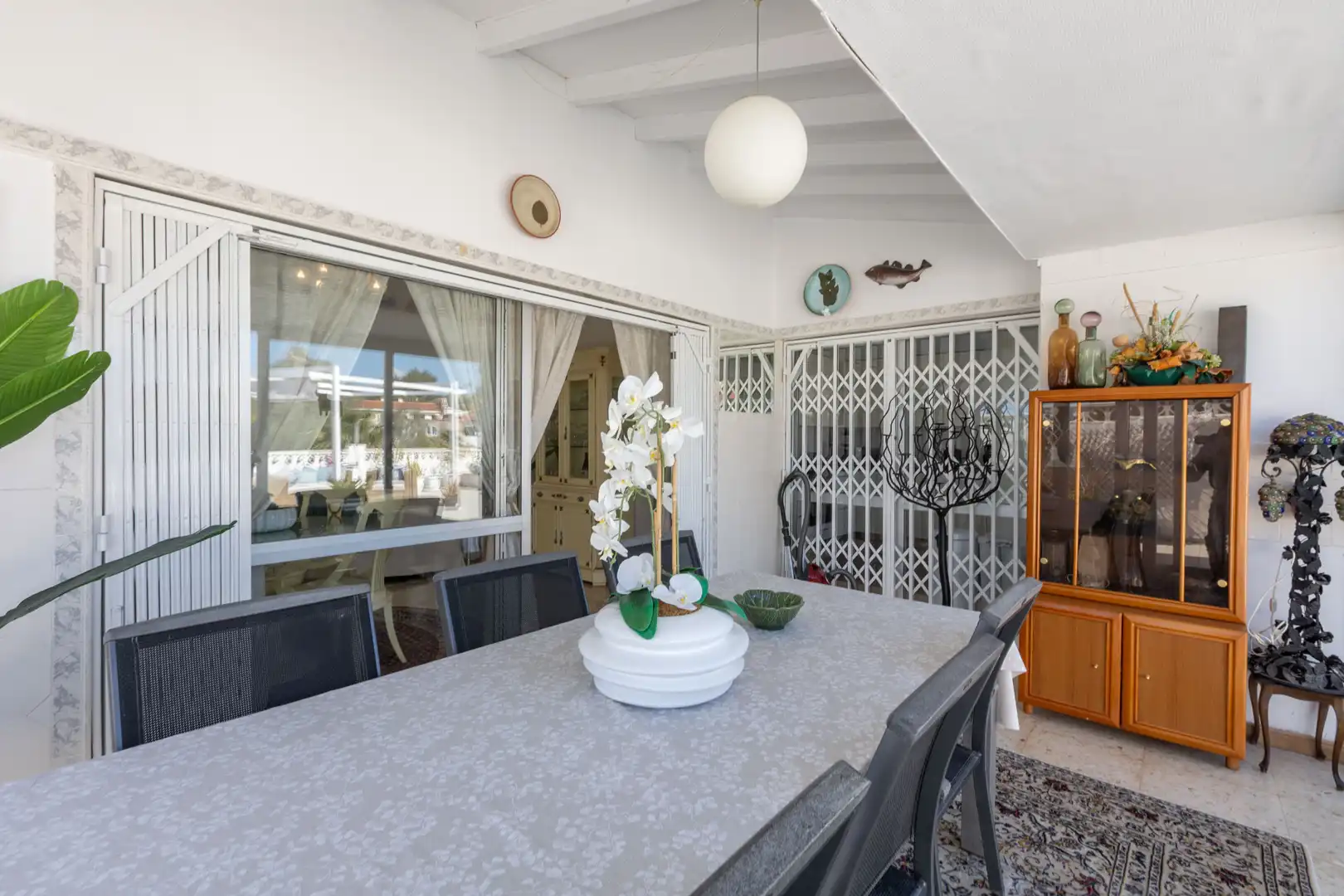 Menjador de Casa o xalet en venda en La Nucia amb Aire condicionat, Jardí privat i Terrassa