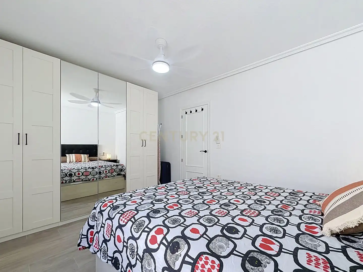 Bedroom of Apartments for rent in Torrevieja  with Air Conditioner, Oven and Washing machine