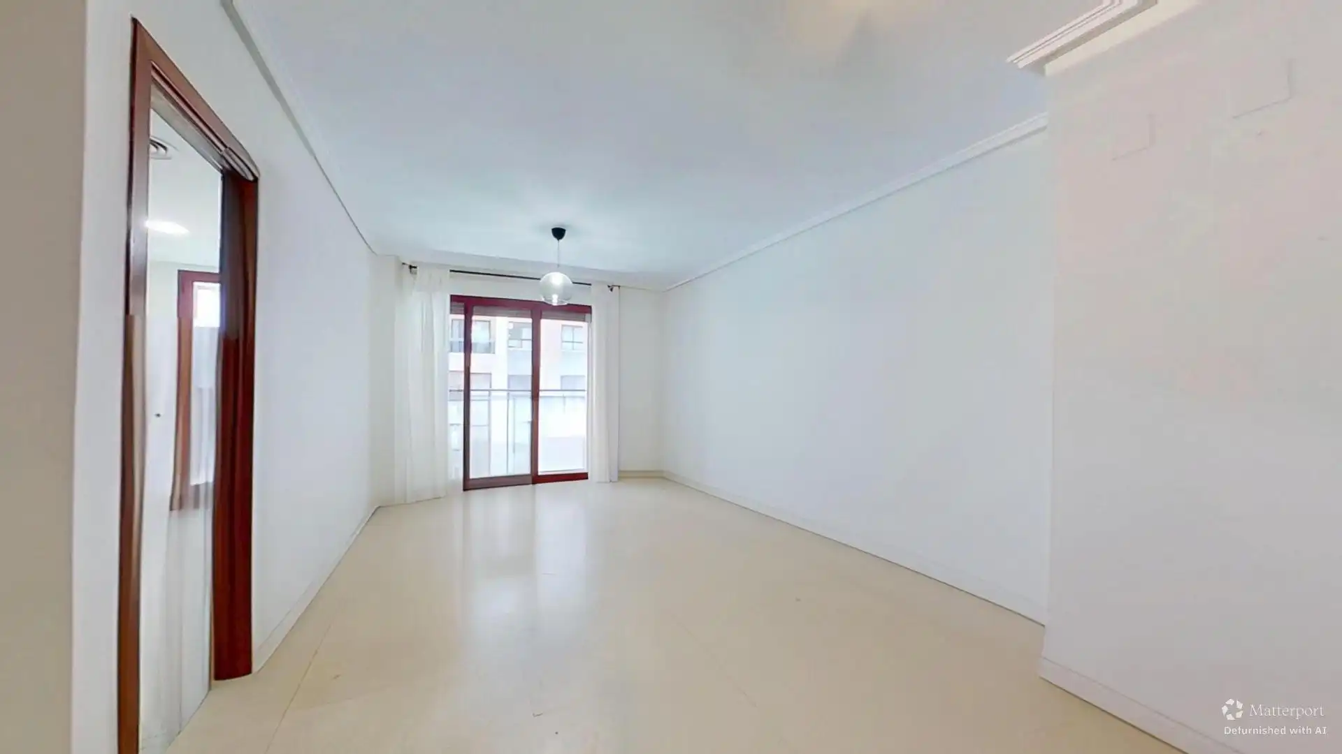 Wohnung zum Verkauf in Valencia mit Klimaanlage, Privatgarten und Terrasse